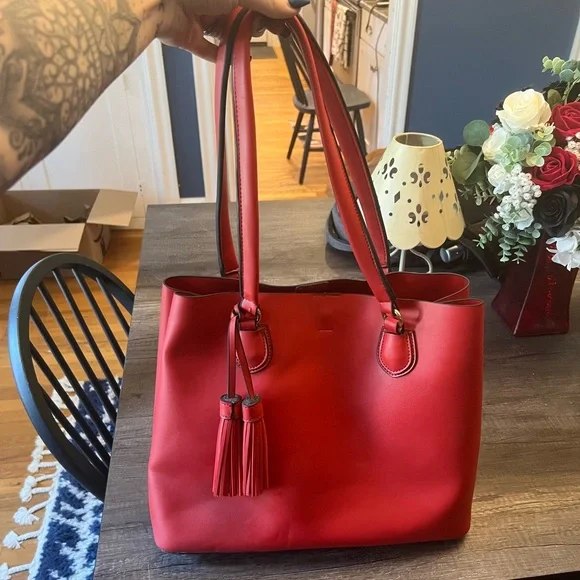 Adorable red bag - Picture 3 of 5